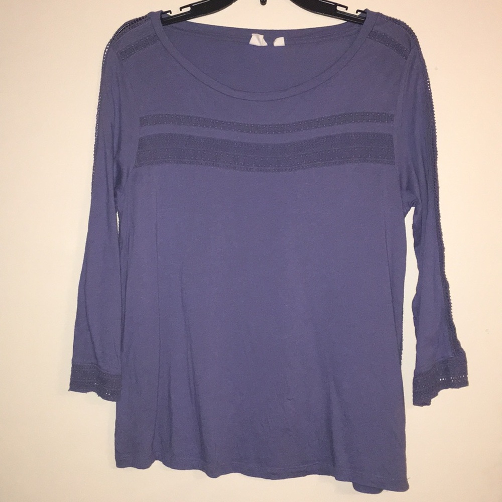 Three-quarter sleeve shirt